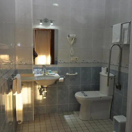 ペンション アラメダ 2*