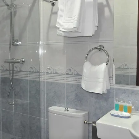 ペンション アラメダ 2*